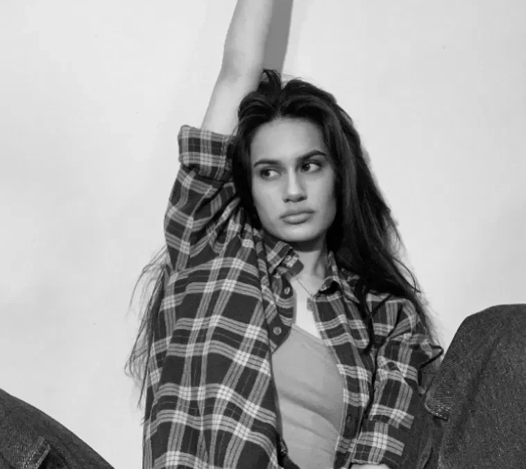 Lilly: Serbian Model Rising to International Prominence with Toabh