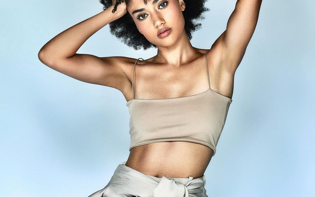 Manuella – Versatile Model