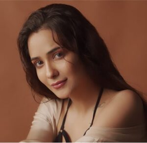 How Riya Kapoor Went from Fresh Face to Fashion Powerhouse