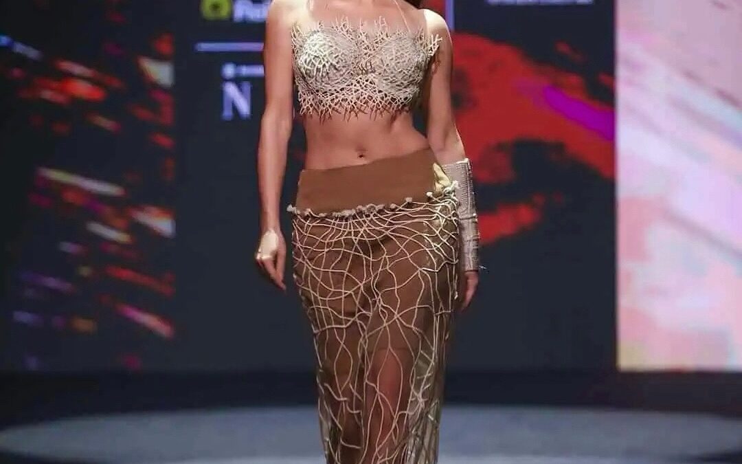 Natalia Janoszek Steals the Spotlight at Lakmē Fashion Week